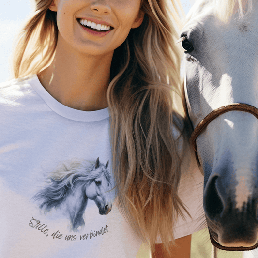 Damen-T-Shirt, Stille, Bio-Baumwolle, nachhaltig, minimalistisches Design, Ruhe, Gelassenheit, Naturverbundenheit, umweltfreundliche Mode, nachhaltige Kleidung, Pferdeliebhaberinnen.